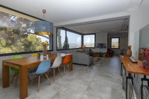 Villa With Sea Views Near Tarragona
