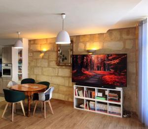 Grand appartement 80m2 à 100m de la Gare Saint Jean