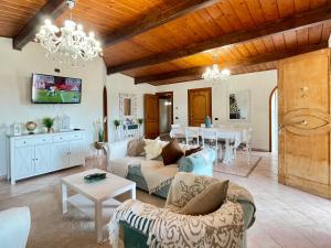 VILLA PRAXEDES con piscina a Nettuno