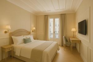 Royal Nidri Suites