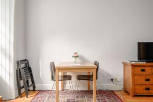 Forrest Hill Retreat