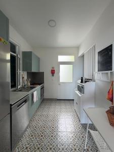 Vila Marize Cozy family home w a view of the Atlantic
