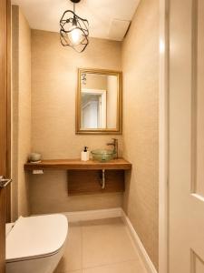 FyH Cosy House with free WIFI & Parking