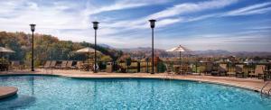 Smoky Mountains Resort 4BR Suite