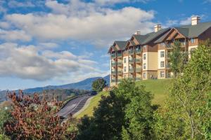 Smoky Mountains Resort 4BR Suite