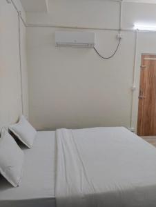 Ghate rooms