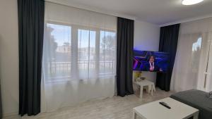 Smokinya Waves - 1BR Apartment - 2 Minutes to the Beach by Flat Mаnager
