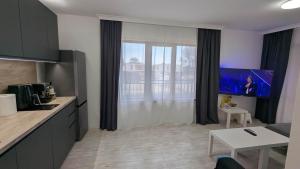 Smokinya Waves - 1BR Apartment - 2 Minutes to the Beach by Flat Mаnager