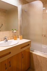 Sea-view apartment SU Eminencia