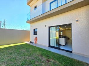 Casa Alto Padrão 3 Suítes 10min Paraguai e Centro