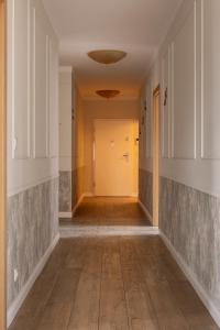 Flatbook City Center - Przestronny Apartament z Balkonem, Parkingiem