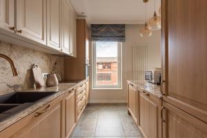 Flatbook City Center - Przestronny Apartament z Balkonem, Parkingiem
