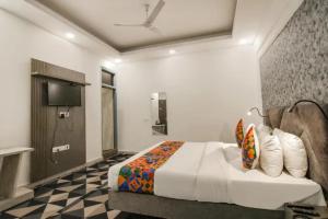 FabHotel Signature Luxe Inn - Chhattarpur