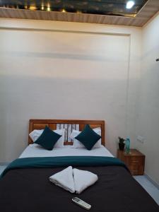 Aavishkar Prime 2BHK Private Villa in Lonavala - Private Pool, Garden & Turf