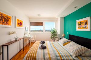 ANTHEAs TOP of SPLIT CENTRE PENTHOUSE