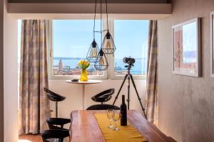ANTHEAs TOP of SPLIT CENTRE PENTHOUSE