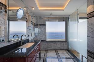 Candia Lux - Iconic Villa with Secluded Beach by etouri