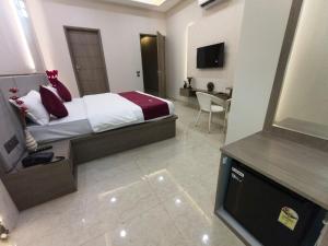 THE Triton Hotel