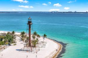 Lighthouse Point A311