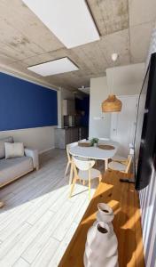 Apartments Holenderska with Free Parking