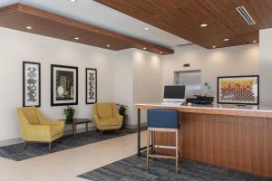 Holiday Inn Express & Suites Victoria-Colwood by IHG