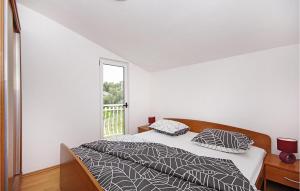 1 Bedroom Amazing Apartment In Necujam