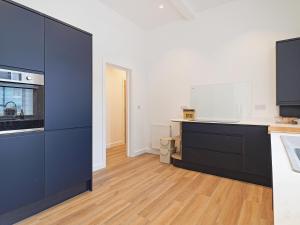 Apartment 4 - Uk51402