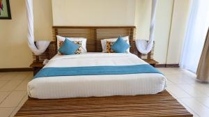 CityBlue Creekside Hotel & Suites