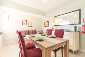 Bays Secrets Apartment by Atlantic Holiday