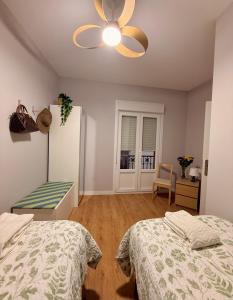 Habitación en apartamento con zonas comunes compartida H4