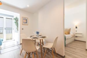 Cosy Central by Atlantic Holiday