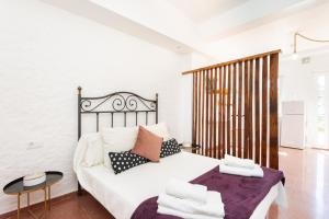 Home2Book Papaya Loft & Pool View