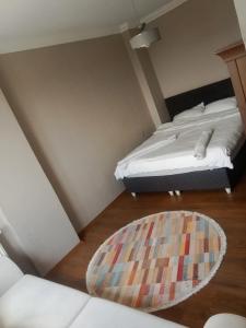 the cheapest room closest to the airport