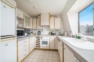Bright Two-Bed Flat in Covent Garden: Serenity Meets Buzz