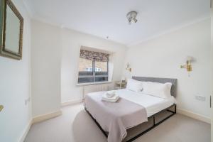 Bright Two-Bed Flat in Covent Garden: Serenity Meets Buzz