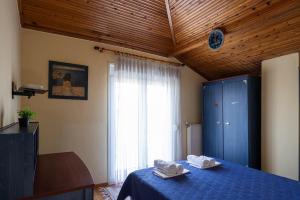Olimpiaki Akti 2-Floor Family Home with a View