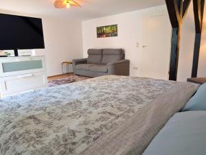 Hofidyll Burg - ruhige 75qm FeWo im Zentrum mit Terrasse & Biergarten - bis 6 Personen