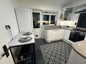 2BR Weekly stays, Contractors-Relocators, Sleeps 5