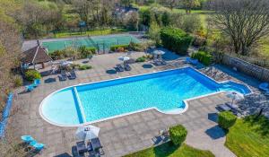 25 - The Sanctuary Pod with Hot Tub & Outdoor Pool
