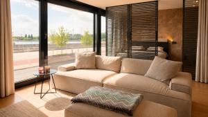 Antwerp Design Stay with Panoramic River Views