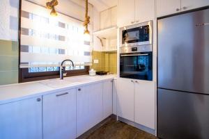 Emerald Apartment Next to the Sea, Elani