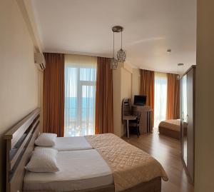 Hotel Lazuri