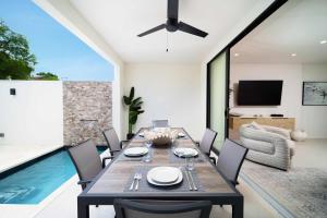 Walk to Beach New Elegant 3BR Villa with Pool