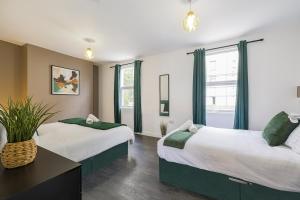 Station Side Sanctuary - 2BR Central Brig… - 19308