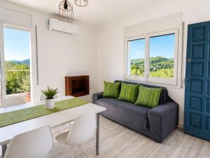 Paradise Silvia, Detached villa with private pool near Sitges