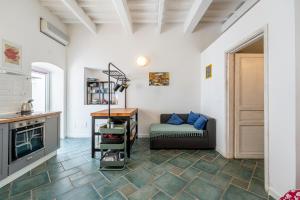 GuestHost - Lovely & Central Studio with Terrace