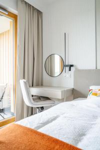 Portowa M2 - Vistula River nearby, Parking, Balcony - by Rentujemy