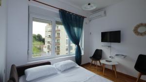 Cozy Sea View Studio Near Porto Montenegro