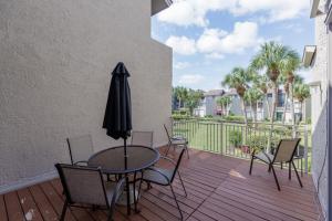 Stunning 3 BR Oceanfront Retreat at 221 Shorewood