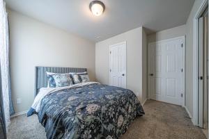 Brand New Lackland Luxe Haven